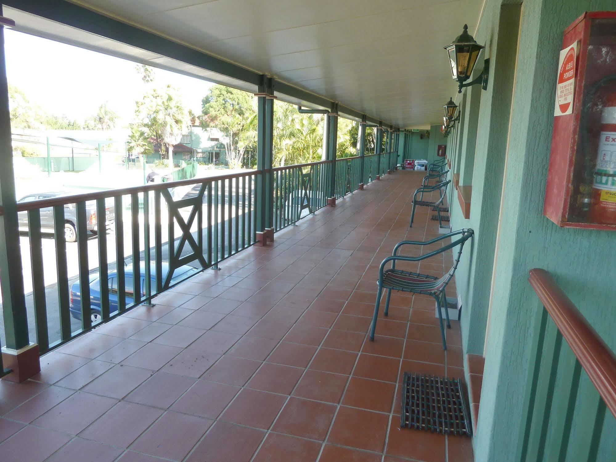 Puffers Inn Loganholme Exterior photo